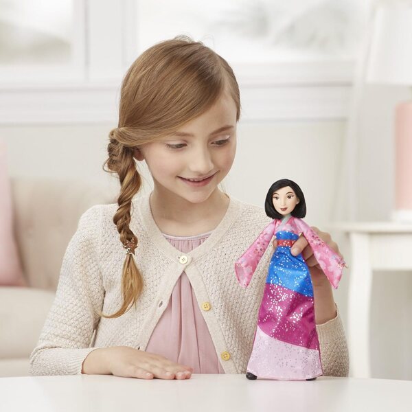 Disney Princess Mulan Abenteuerpuppe mit Rüstung und Schwert – Actionspiel