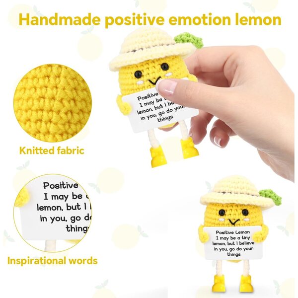 TOYMIS Positive Lemon aus Baumwolle 10x6,6 cm – Entzückende und inspirierende Häkelpuppe