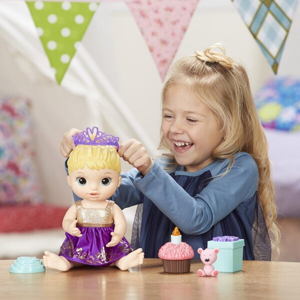 Baby Alive Geburtstagspuppe mit Cupcake, Tiara und Partyzubehör für Mädchen
