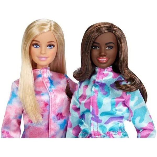 Barbie Winter Pack mit 2 Puppen, Snowboard, Pistenraupe und Schneemann, Mattel 3+