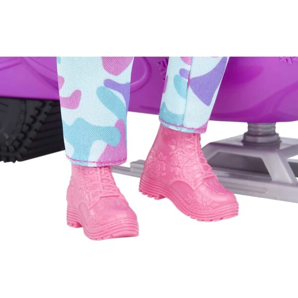 Barbie Winter Pack mit 2 Puppen, Snowboard, Pistenraupe und Schneemann, Mattel 3+