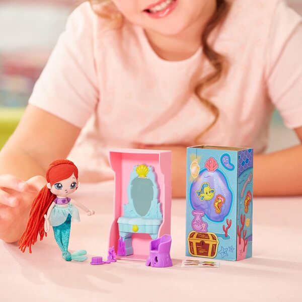 Disney Sweet Seams bambola di straccio 15 cm con accessori e storia da gioco
