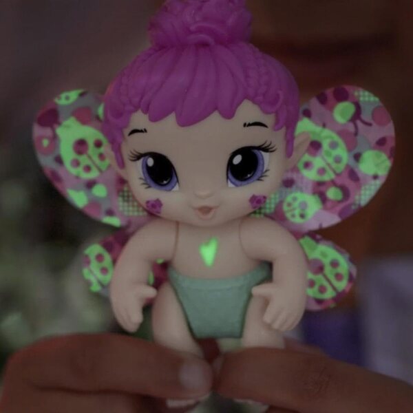Baby Alive Glo Pixies Minis Berry Bug Bambola Luminescente 10 cm