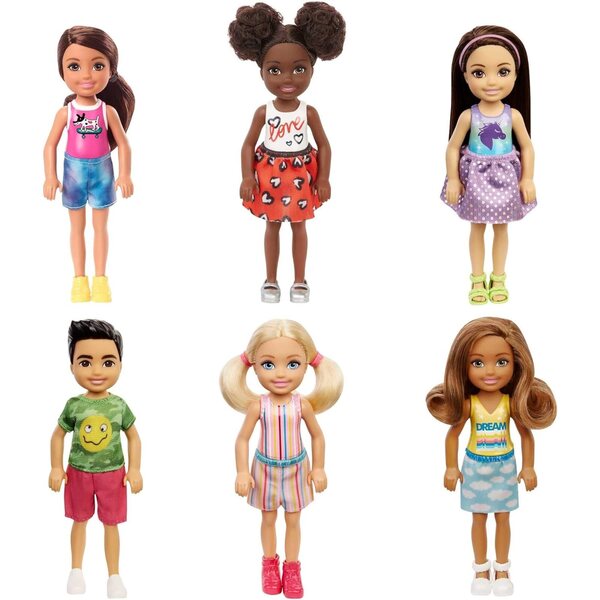 Bambola Chelsea Barbie 6 pollici con gonna rossa e accessori tema cuore