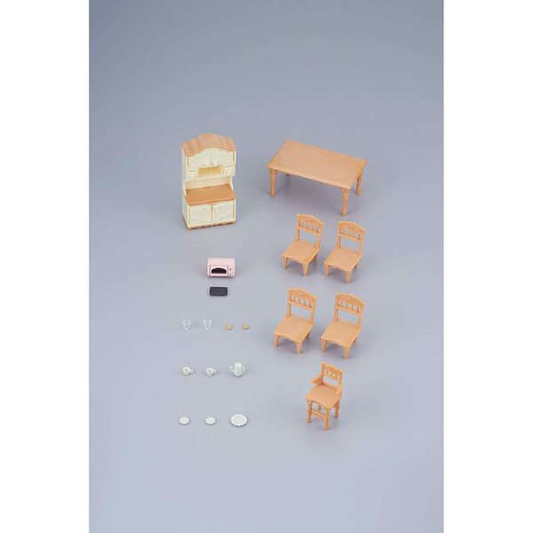 Sylvanian Families Küchen- und Esszimmerset – Puppenhauszubehör 8 cm