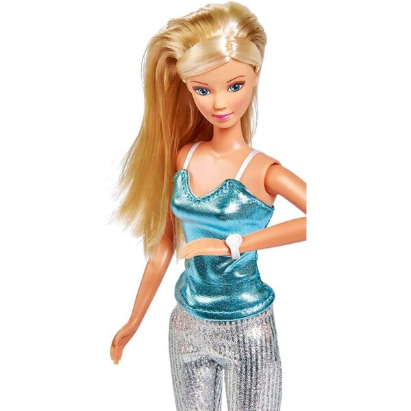 Bambola Steffi Love Shimmer con top glitterato, pantaloni e sneakers trendy