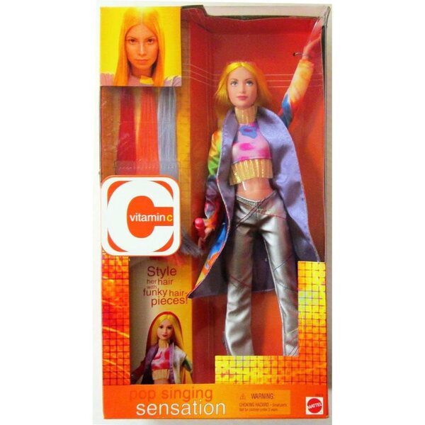 Bambola Vitamin C Pop Singing Sensation Mattel vestita in argento e multicolore