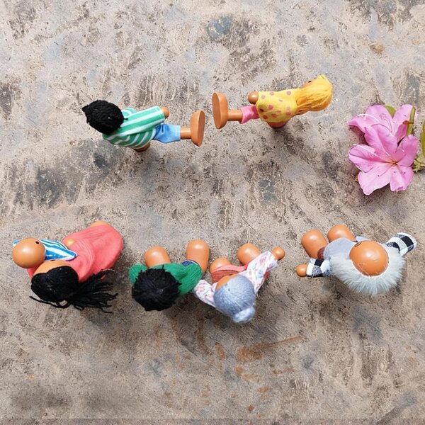Mini Figure in legno per casa delle bambole - Set 8 pezzi per gioco creativo e ruolo