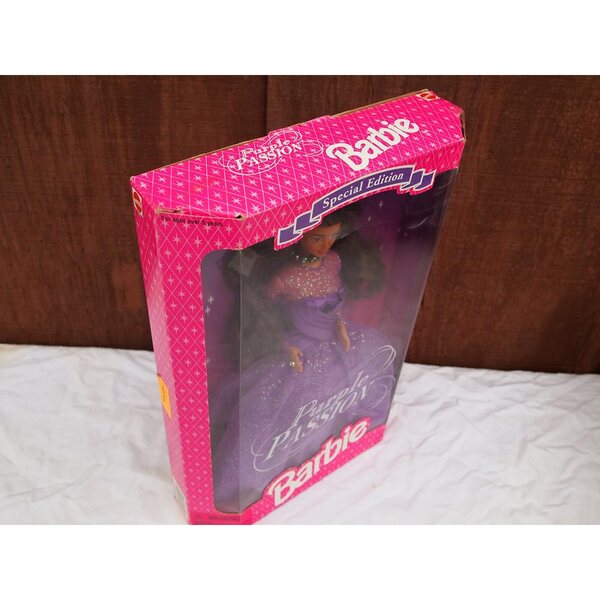 Barbie Purple Passion Special Edition mit lila Kleid und komplettem Zubehör