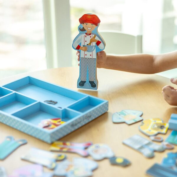 Melissa & Doug Julia – Magnetische Holzpuppe mit 24 Teilen zum Anziehen