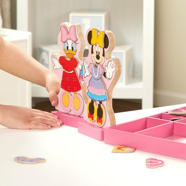 Magnetisches Holzspielset „Minnie & Daisy“ mit Kleidung und Accessoires von Melissa & Doug