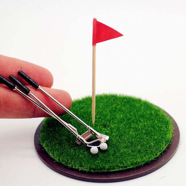 Set Minigolf per Case delle Bambole 1:6 e 1:12 - Accessori Miniature in Legno e Lega
