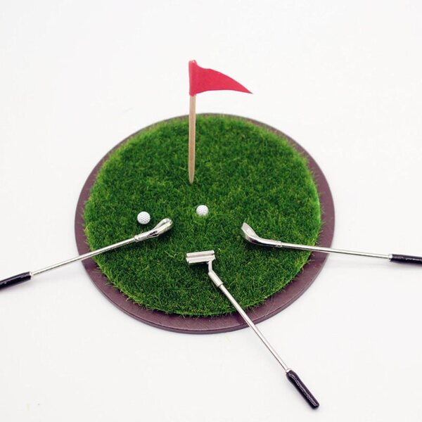 Set Minigolf per Case delle Bambole 1:6 e 1:12 - Accessori Miniature in Legno e Lega