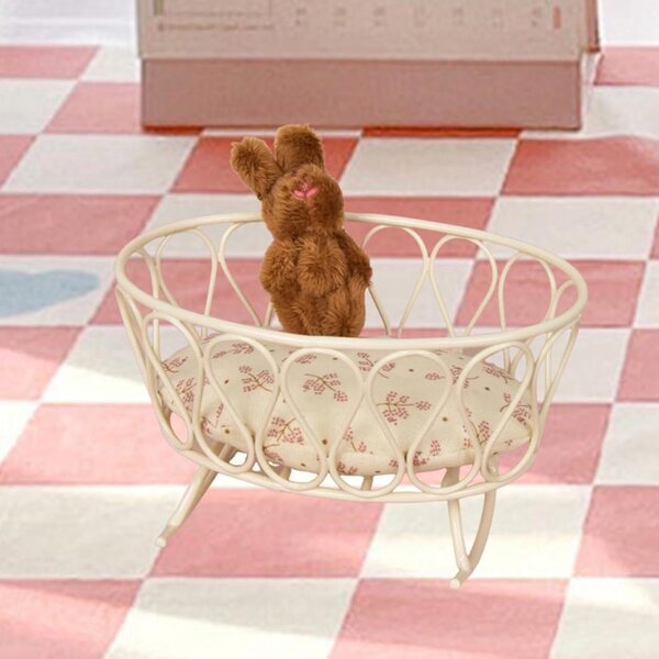 1:12 Mini-Metallbett mit Matratze und Puppenhausspielzeug