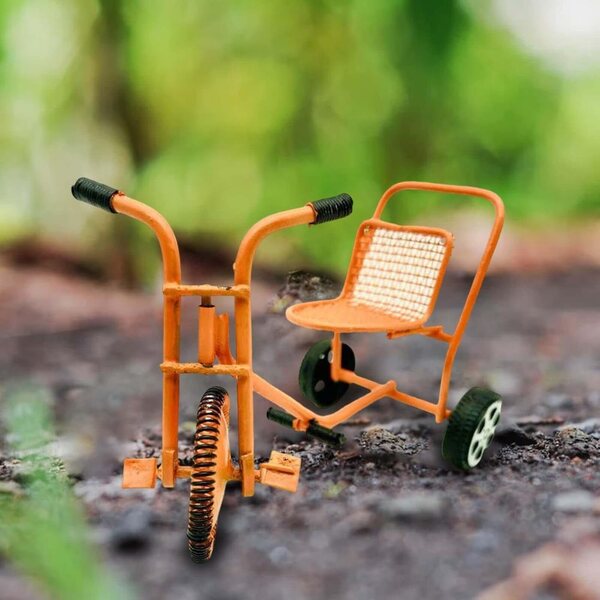 Puppenhaus-Zubehörset 1:12 Folpus – Miniatur-Dreirad mit beweglichen Rädern