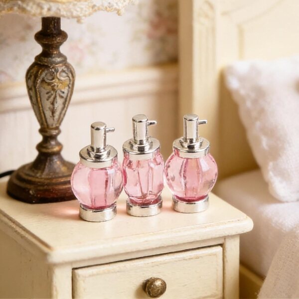 3 Mini-Parfums aus Legierung und Glas für Puppenhäuser 1:12 – dekorative Accessoires