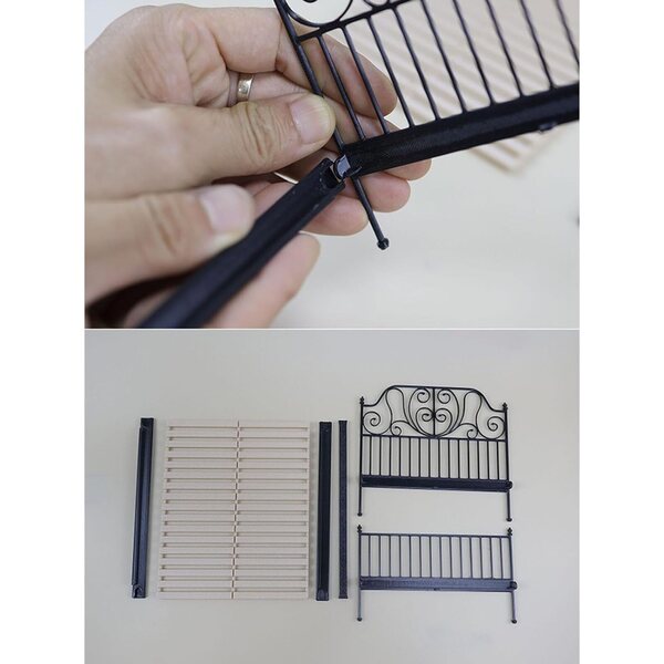 Letto in Metallo per Casa delle Bambole Scala 1:12 con Biancheria Rimovibile e Design Antico