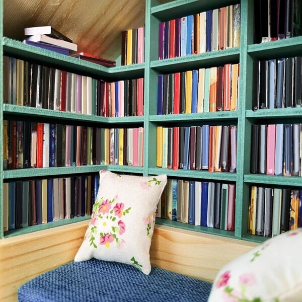 Generico Mini-Bücherregal aus Holz für Ecken und Dekorationen – Anti-Stress-Organizer 24 x 17 x 9,7 cm