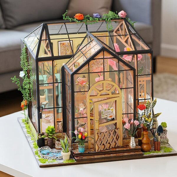 Kit Casa delle Bambole Tiny Garden Cottage in Legno con Illuminazione e Mini Arredi