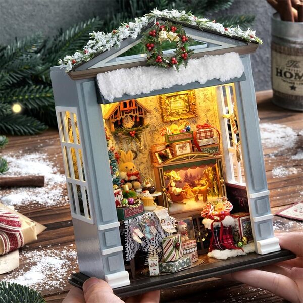 Mini mobili casa delle bambole Natale con luci LED scala 1:24 kit fai da te creativo