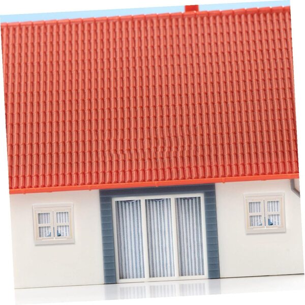 Set mit 6 Kunststoffzubehörteilen für Puppenhäuser: 4 Fenster + 2 beige Miniaturtüren