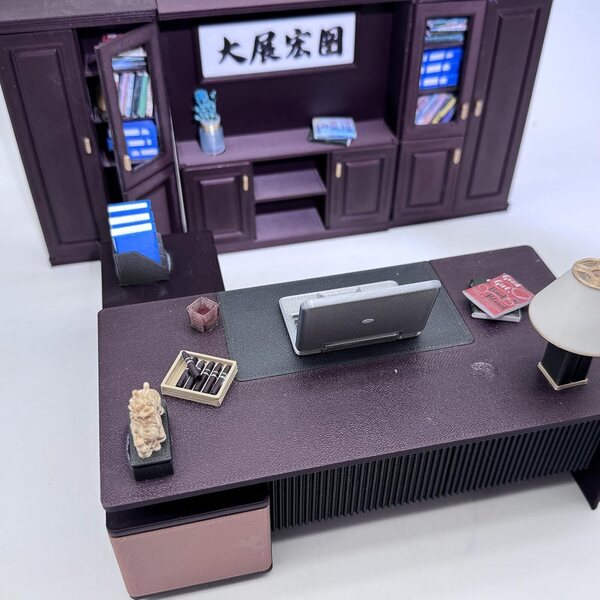 Miniatur-Büromöbel-Set 1:12 Fiocias – Robust und komplett für Puppenhäuser
