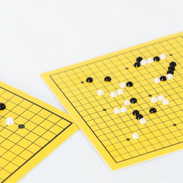 Mini-Puppenhaus 1:12 mit Weiqi-Miniaturspiel aus strapazierfähigem Karton