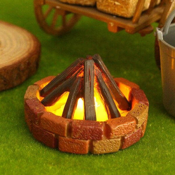 Puppenhaus-Miniatur-Lagerfeuer mit LED 5,5 x 5,5 x 3,5 cm aus realistischem Harz