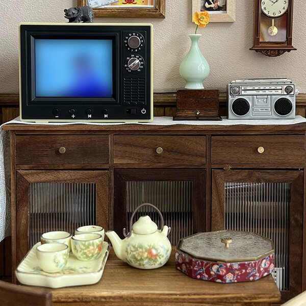 Mini TV Vintage in Scala 1:12 per Casa Bambole con Video e Ricarica USB