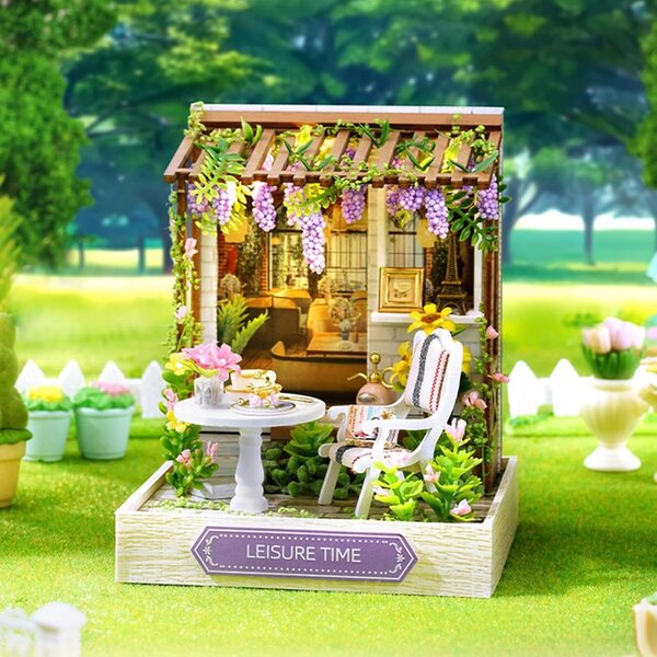 Kit Casa Miniatura con Luce per Decorazioni Artigianali in Legno 9x9x15 cm