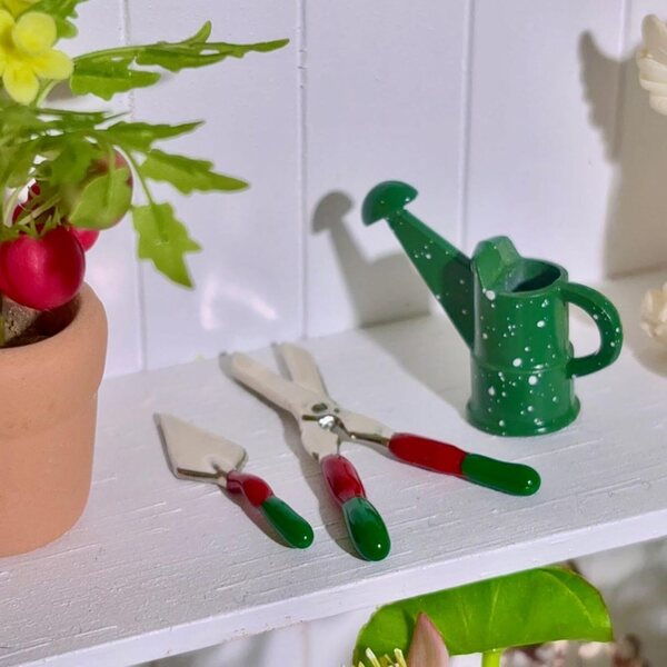 Set mit 3 1/12 Miniatur-Gartengeräten für Puppenhäuser, realistisches Zubehör