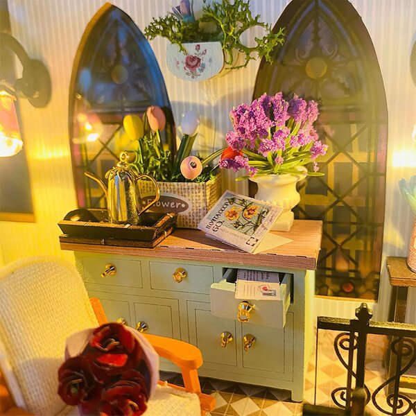 Darcy Flower House Miniaturhaus-Set mit Lichtern und wertvollen Details für Erwachsene