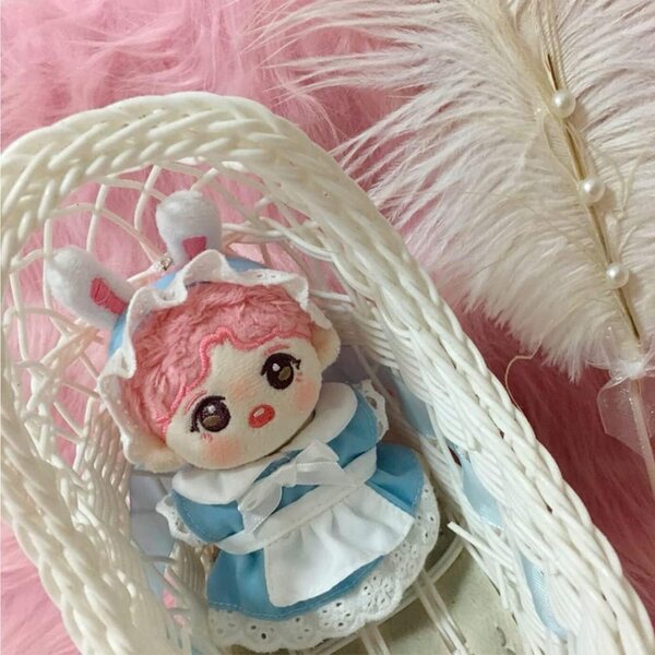 Kleidung für Niannyyhouse 10 cm Plüschpuppen: schwarzes Kleid, Schürze und Kopfschmuck