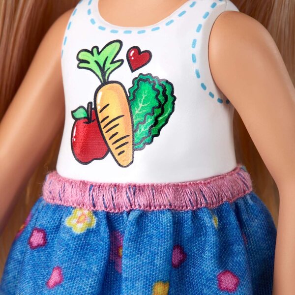 Barbie Chelsea und Garten-Spielset mit Zubehör zum Anbau und Verkauf von Spielzeuggemüse