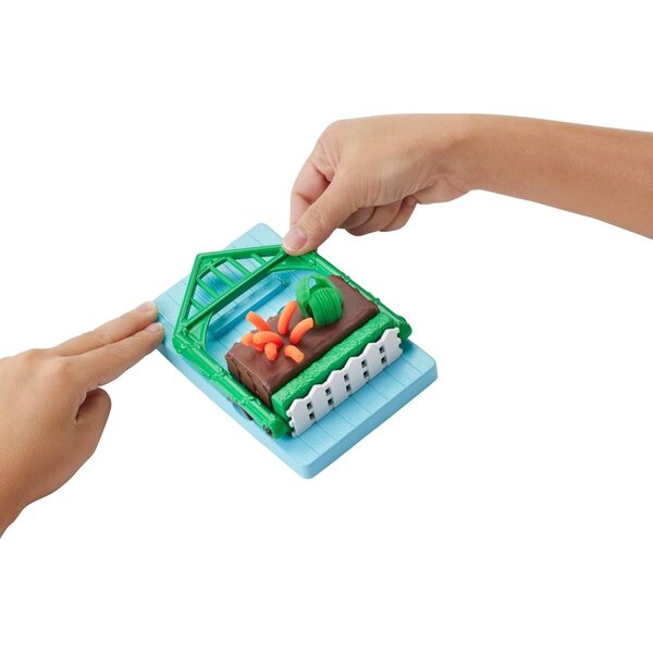 Barbie Chelsea und Garten-Spielset mit Zubehör zum Anbau und Verkauf von Spielzeuggemüse