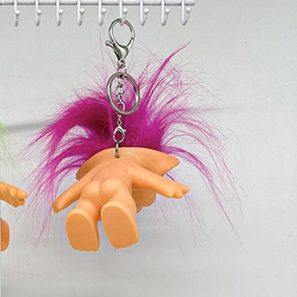 Glückspuppen-Schlüsselanhänger aus Emaille mit farbigem Haar und Karabiner