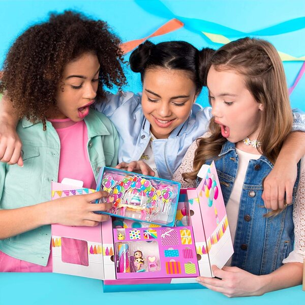 Party Pop Teenies Bambola con Accessori, Cucciolo e Scenografia Pista da Ballo