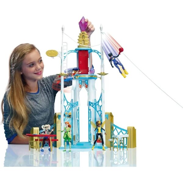 Mattel DC Super Hero Girls Super Hero High School Spielset mit Batgirl 15 cm