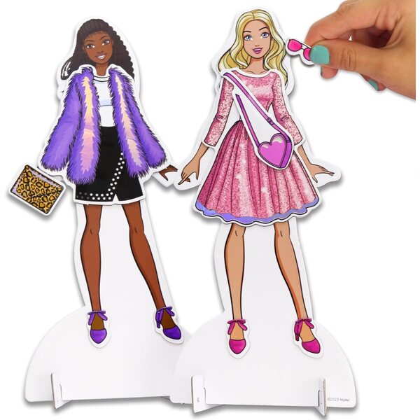 Barbie magnetischer Aktivitätsschrank mit Mix&Match-Zubehör für Kinder ab 3 Jahren