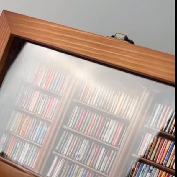 Anxiety Bookshelf: Mini Libreria in Legno per Alleviare Ansia e Stress