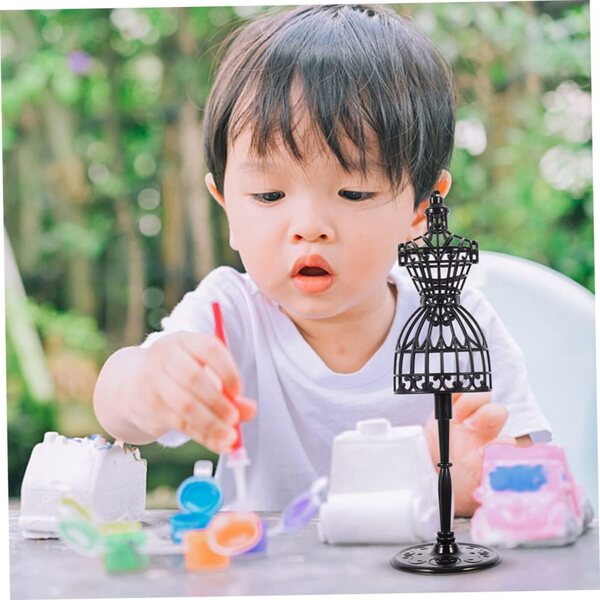 Gatuida Set 4 Manichini Miniature per Bambole con Base in Plastica Colorata