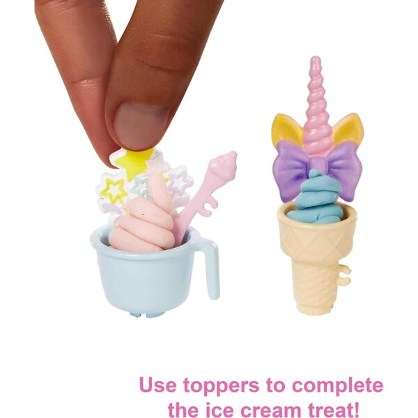 Barbie Ice Cream Shop Spielset mit Puppe, Zubehör und Eismaschine für Kinder ab 3 Jahren