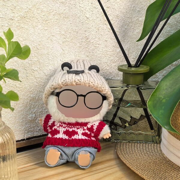 La Bubu Panda 4-teiliges Kleidungsset mit Hut, Brille, rotem Pullover und heller Jeans