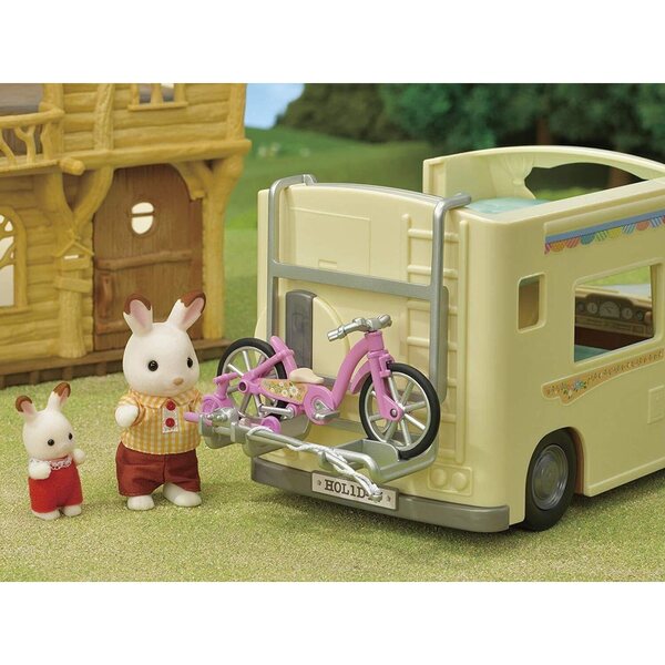 Camping-car Sylvanian Families 05454 avec 15 accessoires et cuisine secrète