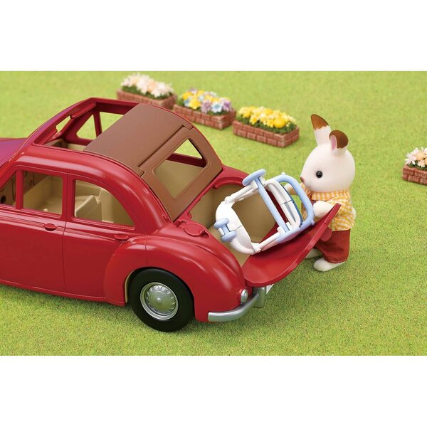 Sylvanian Families Coche Familiar 5 Sitze mit Zubehör und verwandelbar