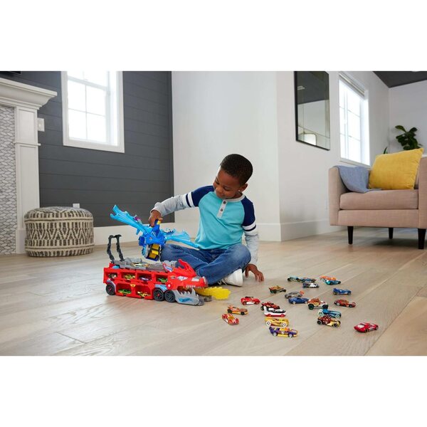 Hot Wheels City Dragon Transporter mit Doppelangriff und 2 Druckgussautos, großer Maßstab