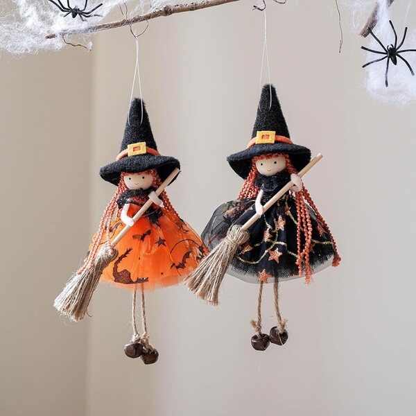 Poupée sorcière décorative à suspendre pour Halloween, 20x12 cm, en tissu noir.