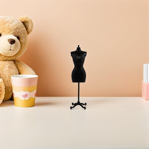 WOONEKY Set van 6 mini-kunststof mannequinhouders voor poppenkleding, zwart