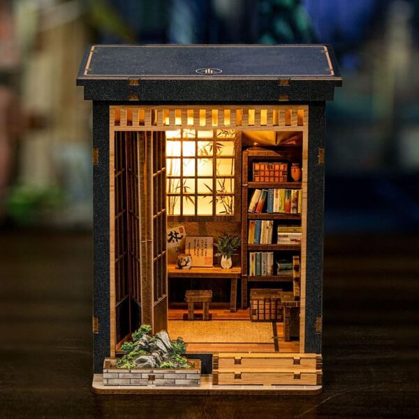 1:32 Mini japanisches Puppenhaus-Möbelset mit LED, kreatives DIY-Set