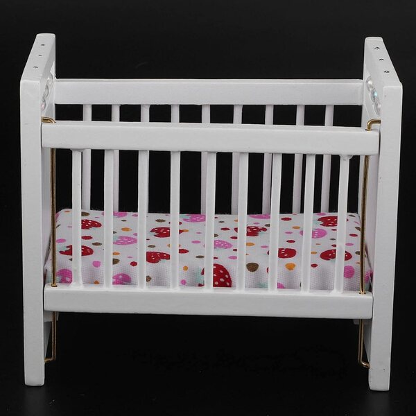 Mini Letto per Casa delle Bambole 1:12 in Legno con Materasso Fragole e Sponda Mobile